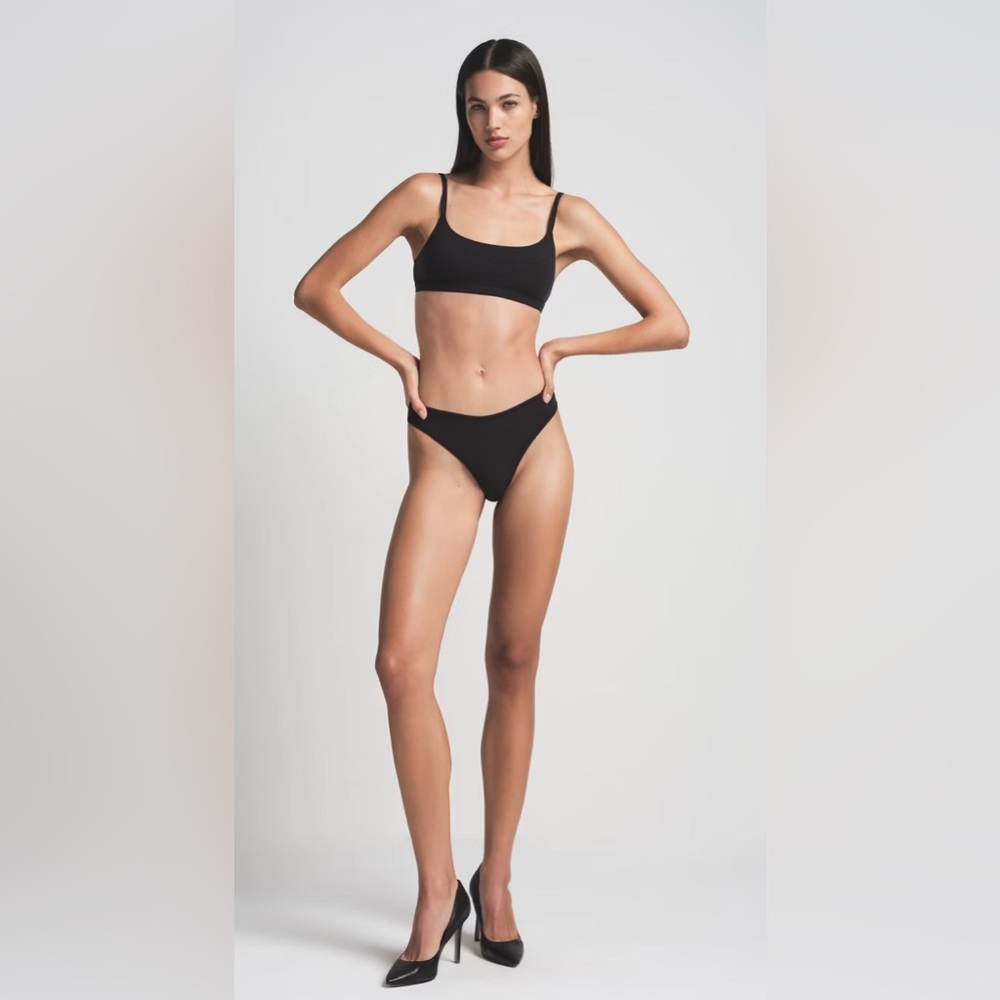 Skims SCOOP BRALETTE in black